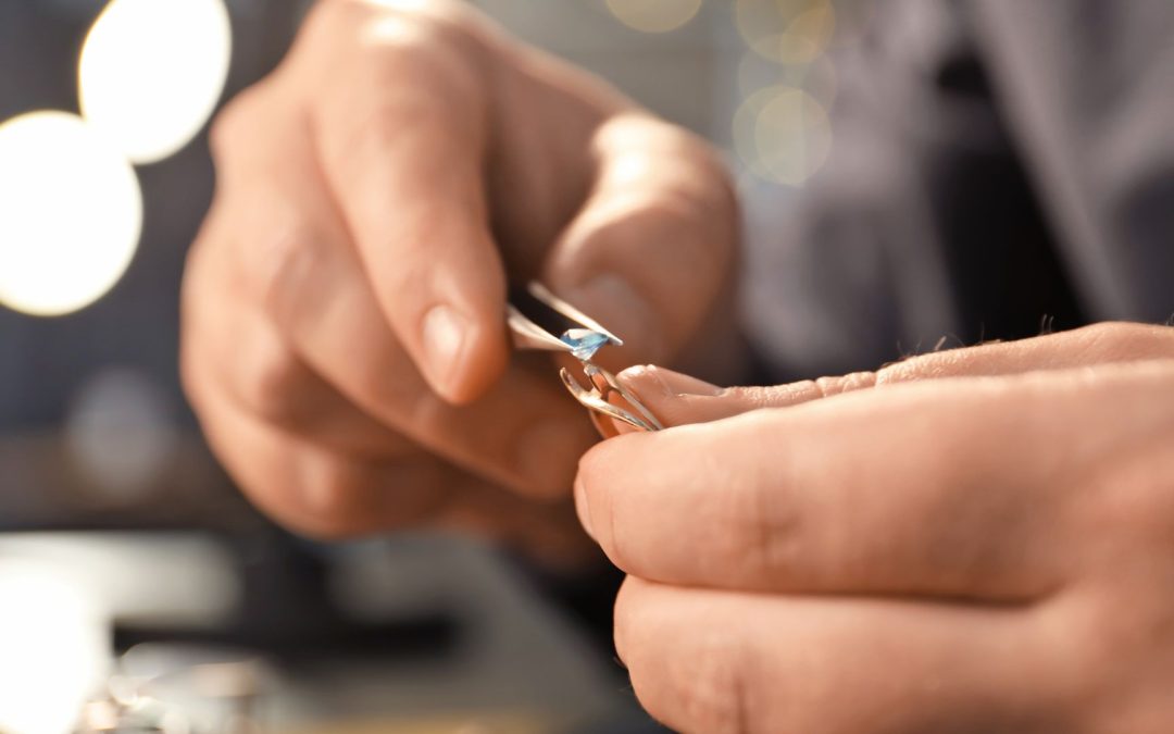 La Etimología de la Joyería: Descifrando el Significado del Adorno Precioso